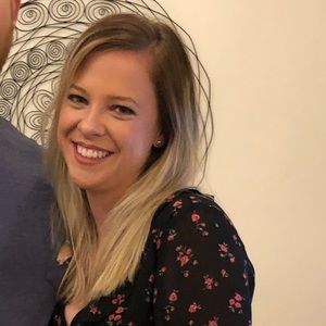 Meet your Posher, Leslie